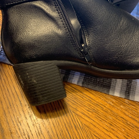 Boots - Picture 7 of 7